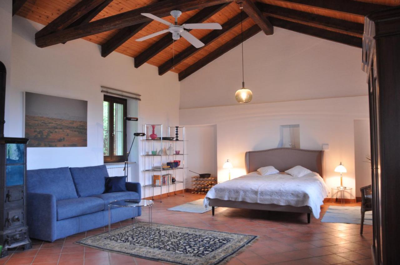 망고 Casa Langa Di Lola B&B 외부 사진